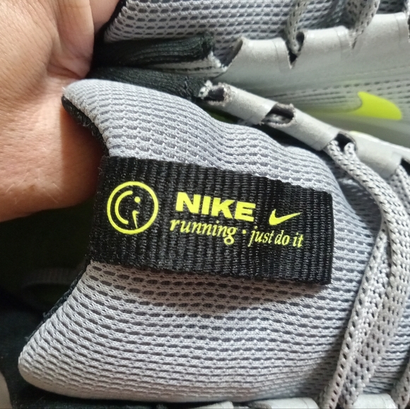 Nike Air Zoom Pegasus 40 Men's 10.5 Gray Road Running Gray DV3853-004 - Picture 13 of 14